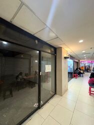Lucky Plaza (D9), Retail #579994351